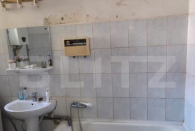 Casa 4 camere , teren 285 mp, zona semi-centrala - 1