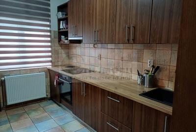 Casă/ Vila 4 camere în Aroneanu 1000 euro - 2