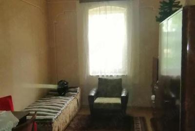Casă cu 5 camere cu Teren 1108 Mp în Central