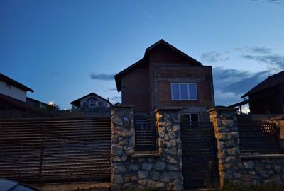 Casă individuală cu 5 camere cu Canalizare în Câmpenești - 9