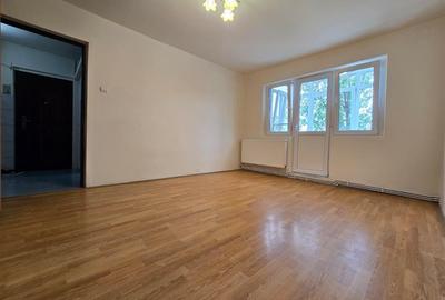 Apartament cu 2 camere semidecomandat în Mircea cel Bătrân