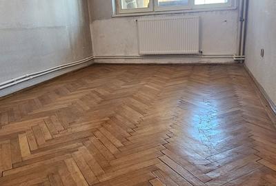 Apartament cu 3 camere decomandat în Valea Moșneagului - 3