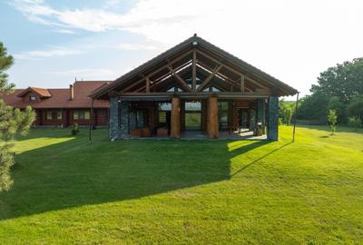 Proprietate Spectaculoasa - Sanctuar de liniste - Teren 4.7Ha - 1.000 MP Utili - 16