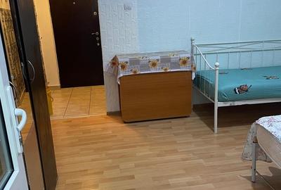 Apartament cu 2 camere semidecomandat în Berceni