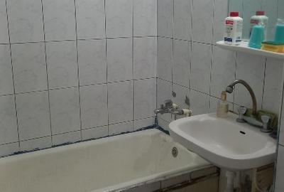 Far= garsonieră decomandată - 3