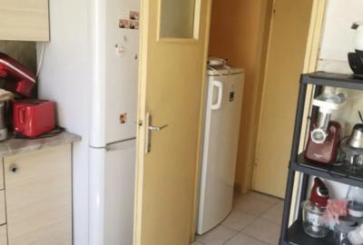 Apartament cu 3 camere decomandat în 1 Mai - 9