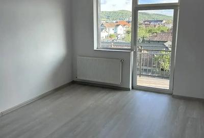 Apartament cu 3 camere decomandat în Central - 4