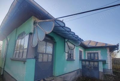 Casă cu 5 camere cu Teren 1820 Mp în Perișor - 1