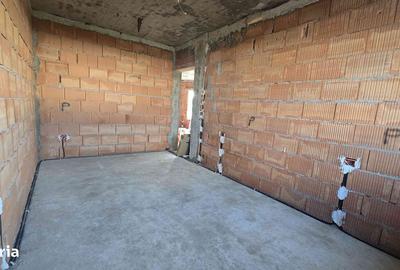 Casă cu 3 camere cu Teren 400 Mp în Miroslava - 2