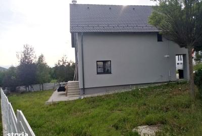 Casă cu 4 camere cu Teren 573 Mp în Central - 20