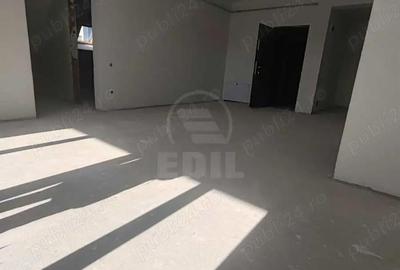 Apartament cu 3 camere semidecomandat în Sud - 11