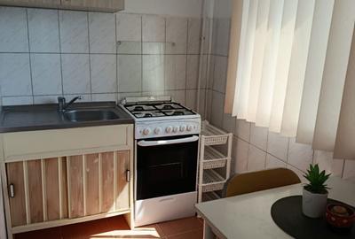 Garsonieră decomandată în Traian - 2