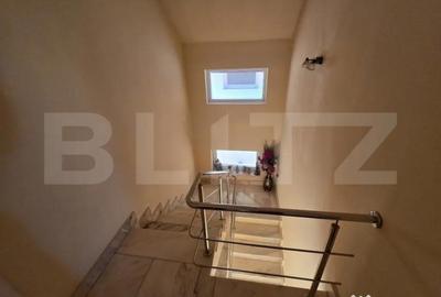 Casă cu 8 camere cu Teren 750 Mp în Micești - 14