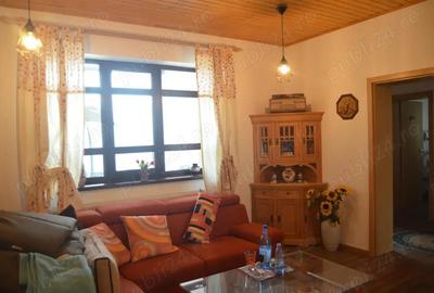 Casa de locuit 5(cinci ) camere la cheie-Radila -Valea Calugareasca - 2