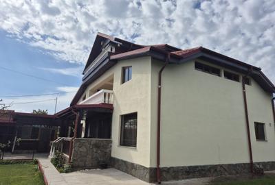 Casă cu 4 camere în Vasile Alecsandri