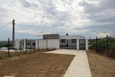 Casă cu 3 camere decomandat în Central - 3