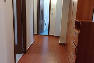 Apartament cu 3 camere decomandat în Virtuții