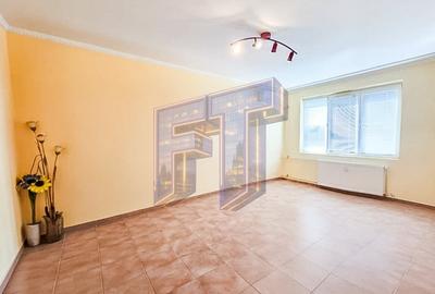 Apartament cu 3 camere decomandat, mobilat în Sălăjan - 1