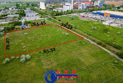 Teren Construcții intravilan de 3333 mp, în Vest