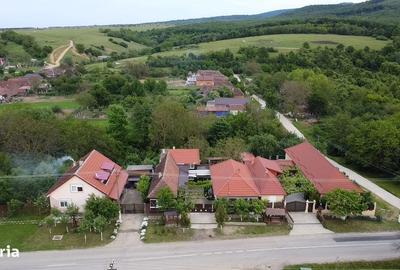 Casă cu 4 camere cu Teren 883 Mp în Târnova - 1