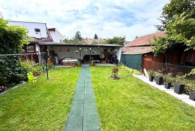 Casa in apreciabil potential,cu terase, curte,gradina echipata,2 pivnite,Str. Ro - 23