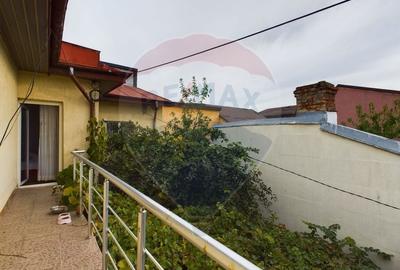 Casă cu 6 camere cu Teren 174 Mp în Andronache - 20