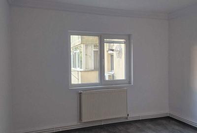 Apartament cu 3 camere decomandat în Central - 2