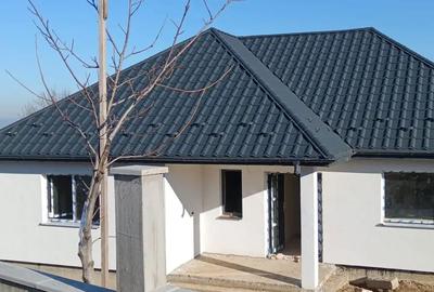 Casă cu 4 camere în Păun - 2