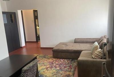 Apartament cu 3 camere semidecomandat, mobilat în Titulescu