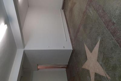 Spațiu comercial, de 150 mp, în Central - 4