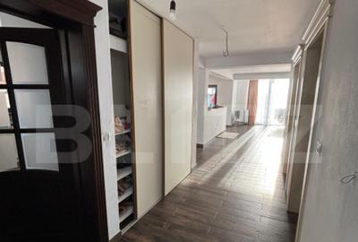 Casă cu 5 camere cu Teren 700 Mp în Dumbrăvița