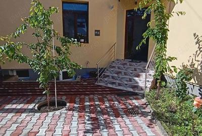 Casă cu 4 camere în Central - 3