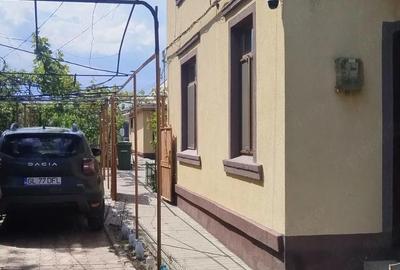 Casă cu Teren 2972 Mp în Central - 4