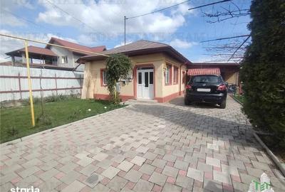 Casă cu 5 camere cu Teren 700 Mp în 1 Decembrie