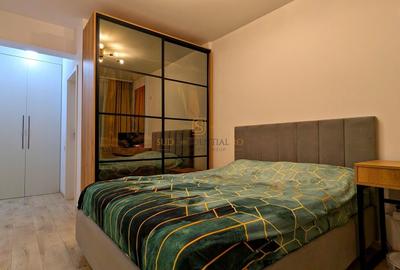 Apartament cu 3 camere semidecomandat, mobilat în Apărătorii Patriei