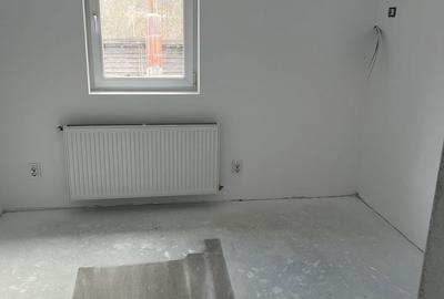 Casă cu 8 camere cu Teren 2100 Mp în Central - 7