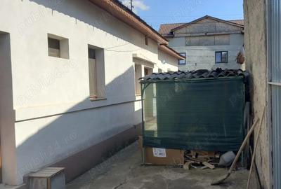 Casă cu 3 camere în 23 August - 7