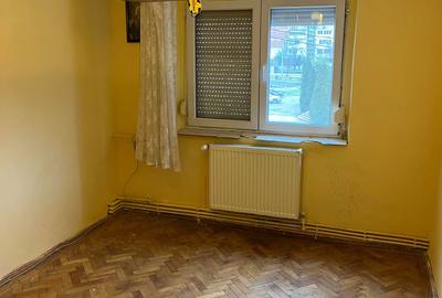 Apartament cu 3 camere decomandat în Exterior Vest - 1