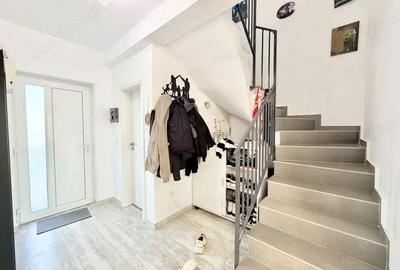 Casă cu 4 camere cu Teren 387 Mp în Moșnița Nouă