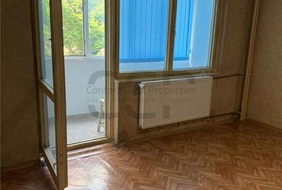 Garsonieră decomandată în Decebal - 2