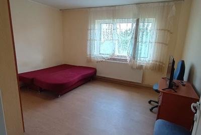 Apartament cu 2 camere decomandat în Depozitelor