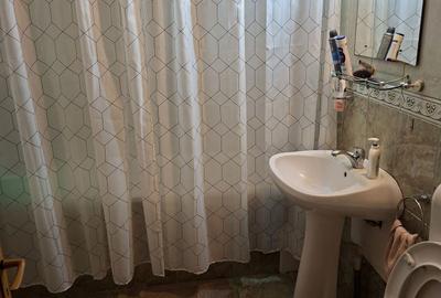 Casă cu 4 camere cu Teren 540 Mp în Central - 2