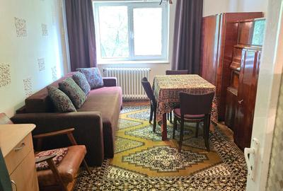 Apartament cu 3 camere decomandat în Progresul - 5