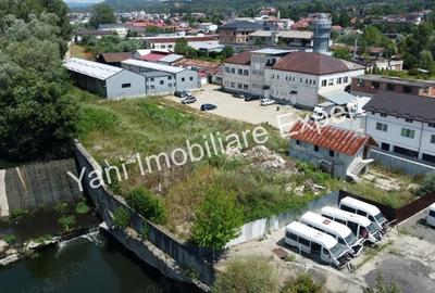 Teren de 3390 mp, în Central - 9