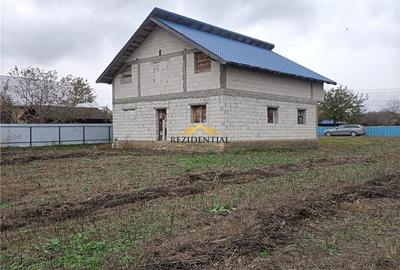 Casă individuală cu 6 camere cu Teren 2402 Mp în Podriga - 2