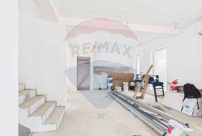 Casă cu 8 camere cu Teren 300 Mp în Ultracentral - 15
