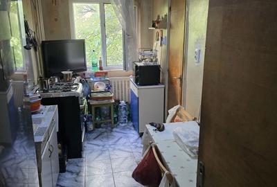 Apartament cu 3 camere decomandat în Tei - 4