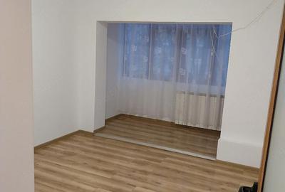 Apartament cu 4 camere decomandat în Central - 3