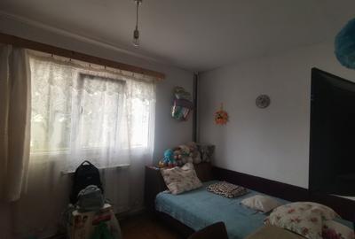 Apartament 2 camere zona Util etaj 1 - 5