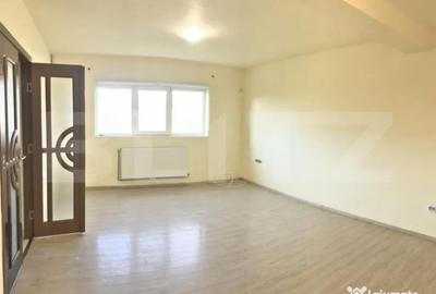 Casă cu 7 camere cu Teren 445 Mp în Central - 8